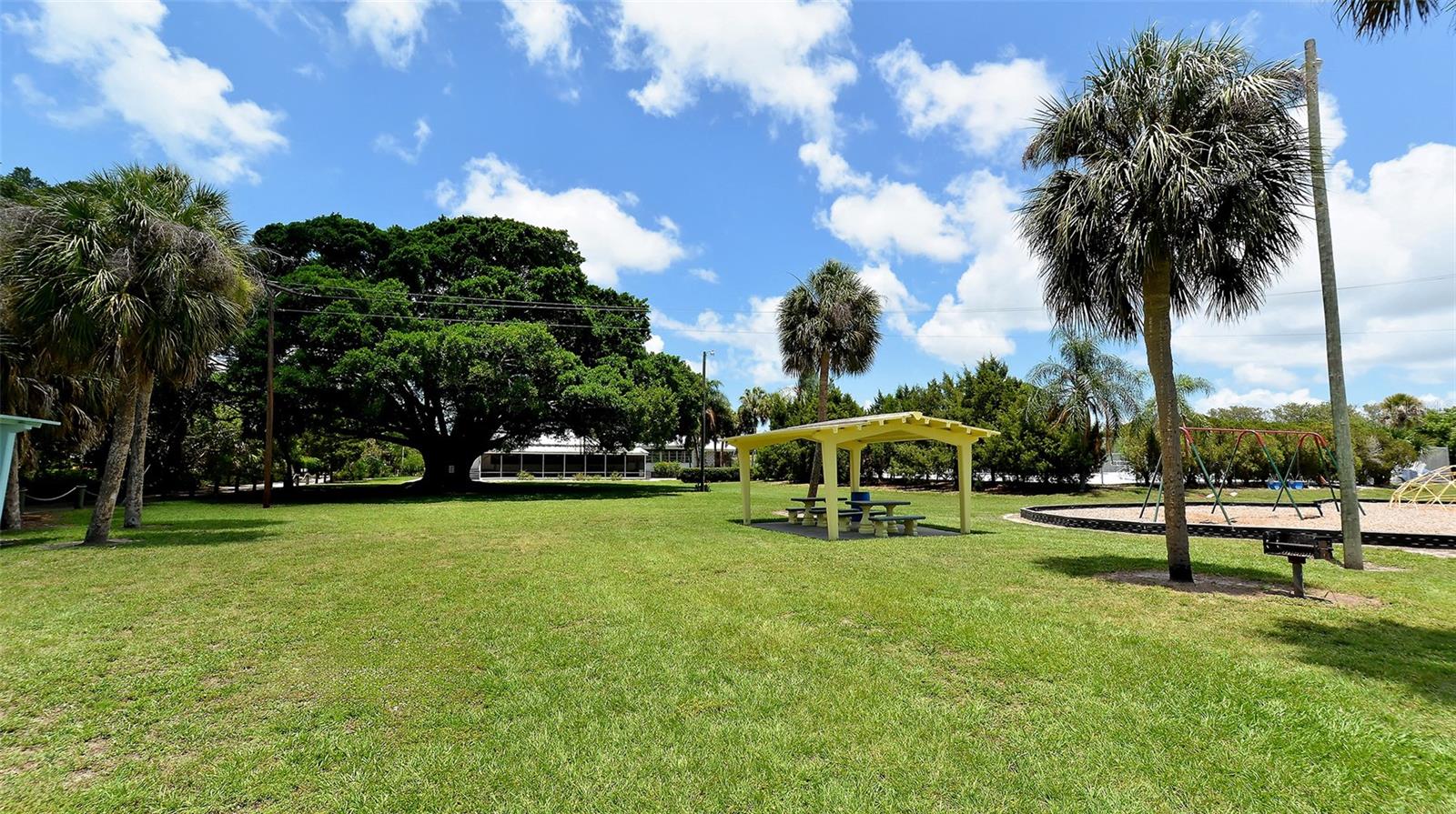 BAYSHORE GARDENS APTS 8 - Residential