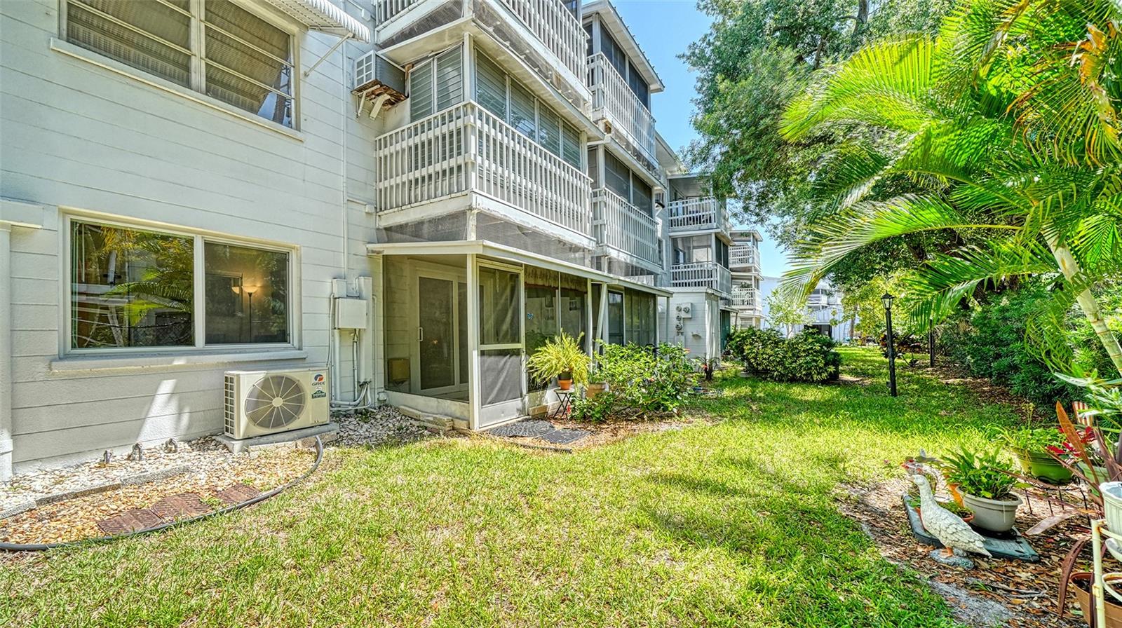 BAYSHORE GARDENS APTS 8 - Residential