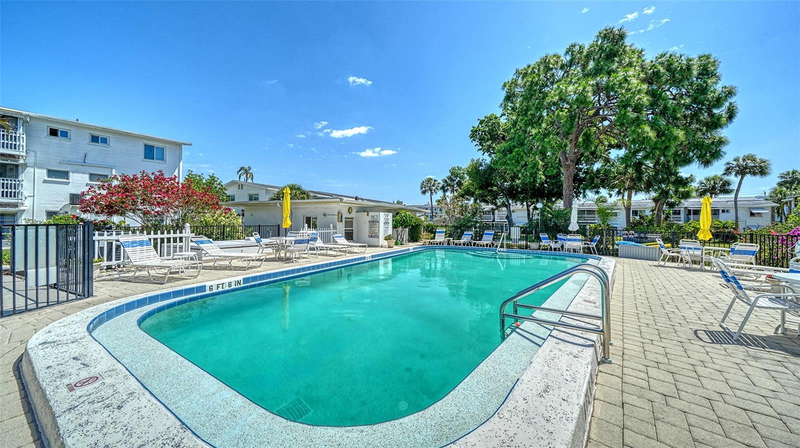 BAYSHORE GARDENS APTS 8 - Residential