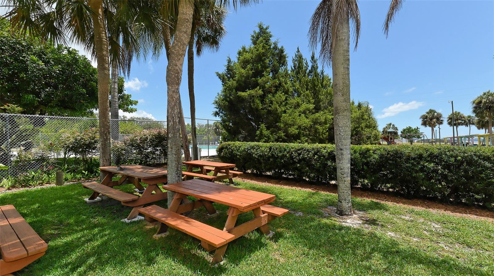 BAYSHORE GARDENS APTS 8 - Residential