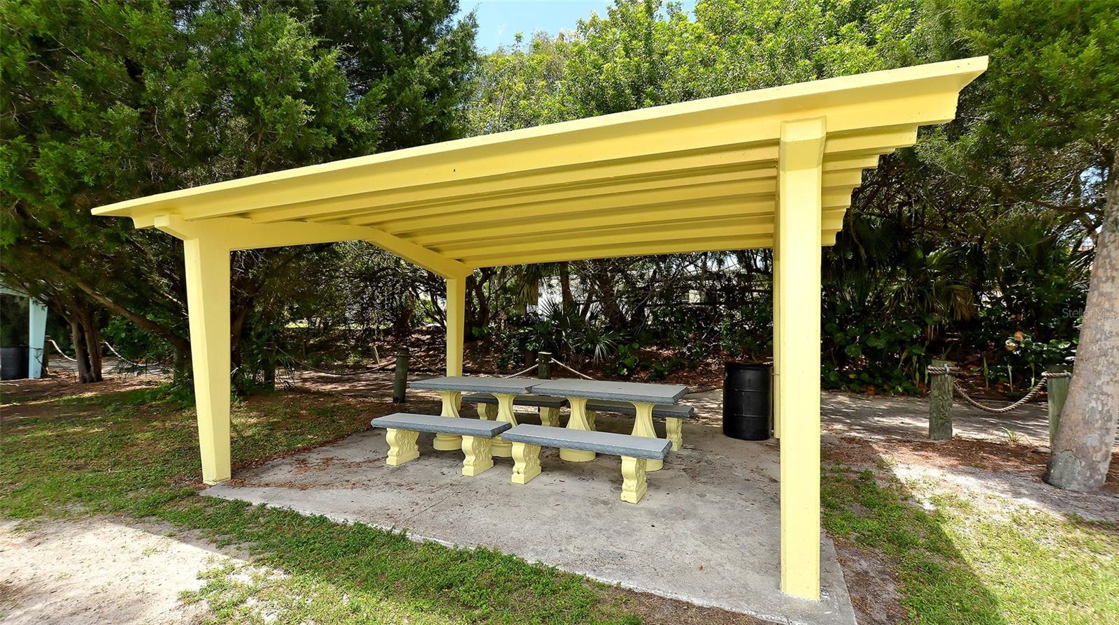 BAYSHORE GARDENS APTS 8 - Residential