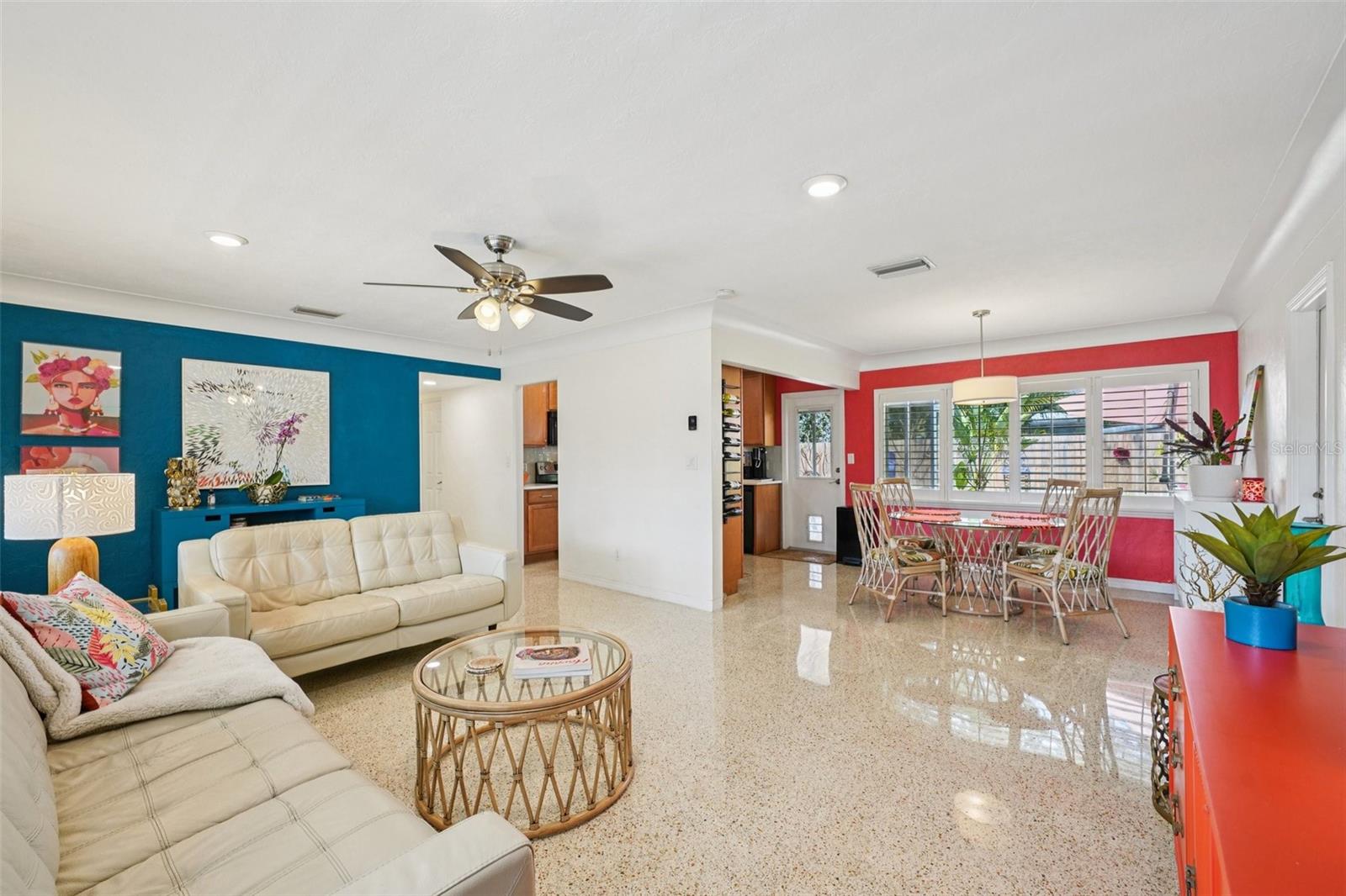 HOLIDAY PARK 1ST ADD - Residential