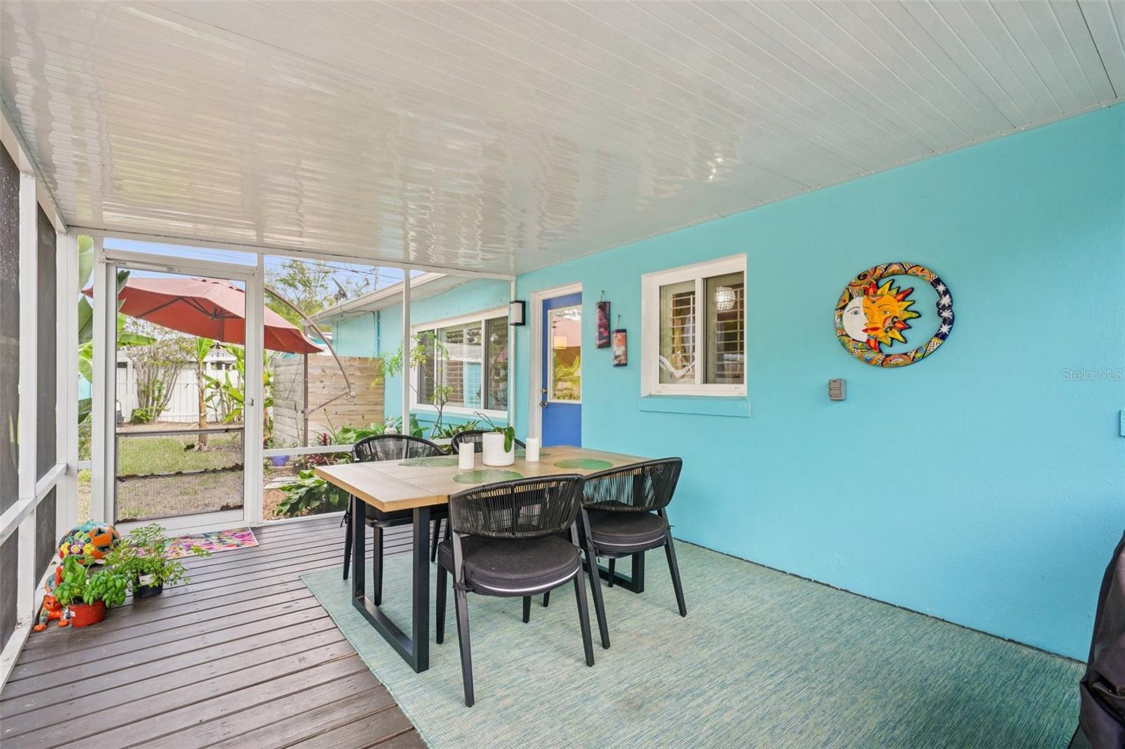 HOLIDAY PARK 1ST ADD - Residential