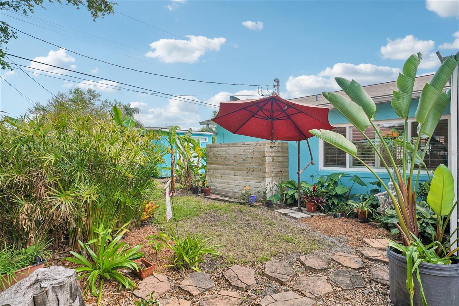 HOLIDAY PARK 1ST ADD - Residential