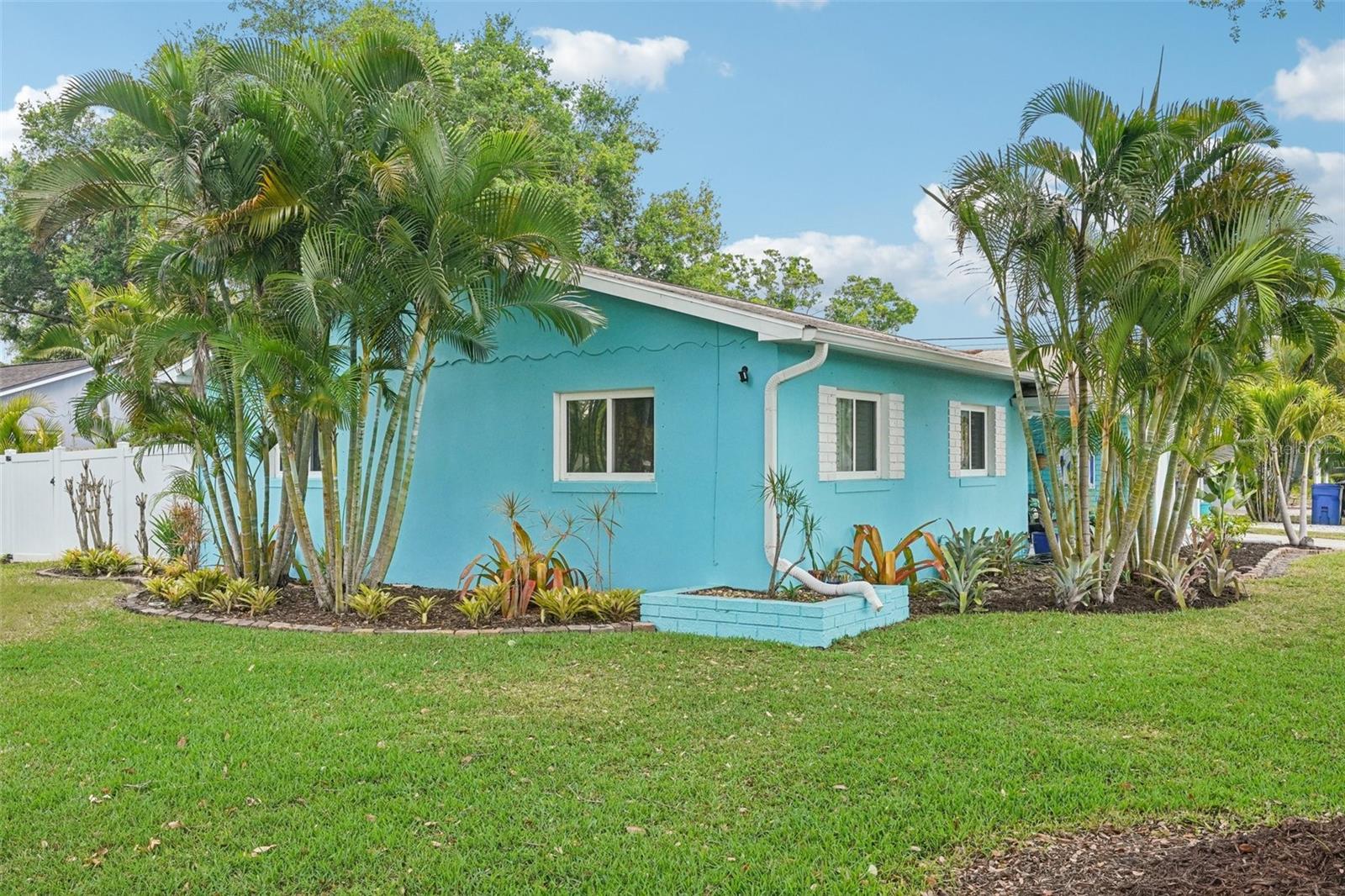 HOLIDAY PARK 1ST ADD - Residential