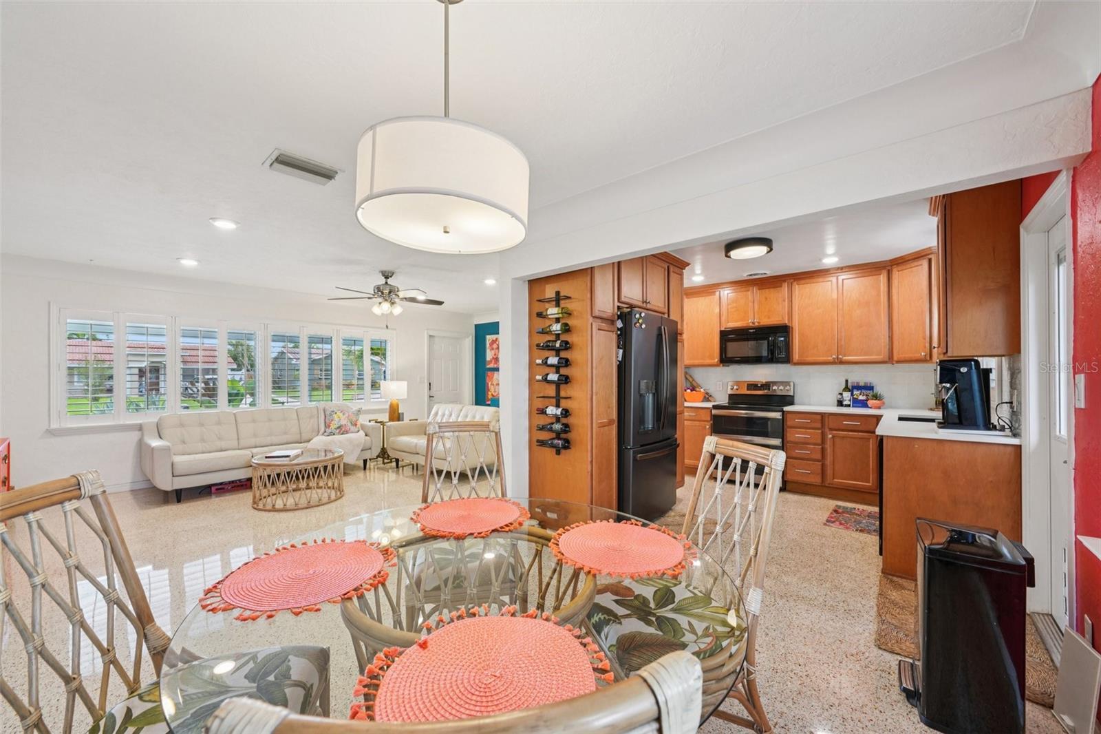 HOLIDAY PARK 1ST ADD - Residential