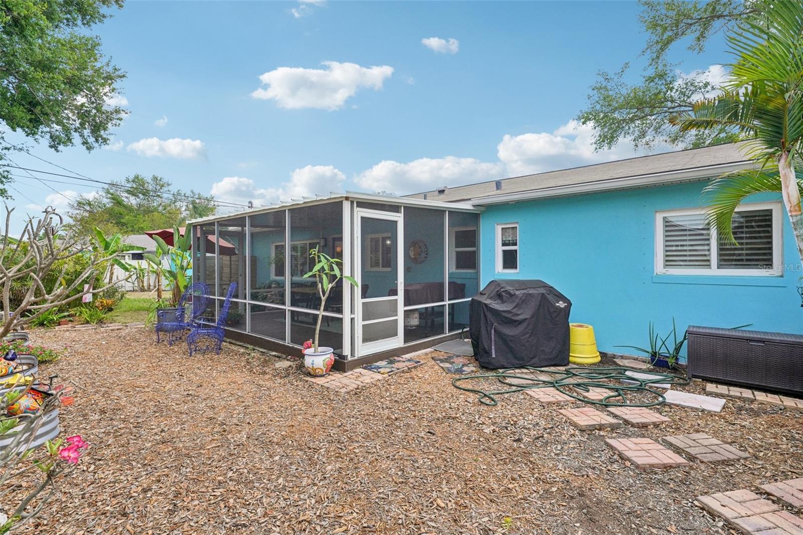 HOLIDAY PARK 1ST ADD - Residential