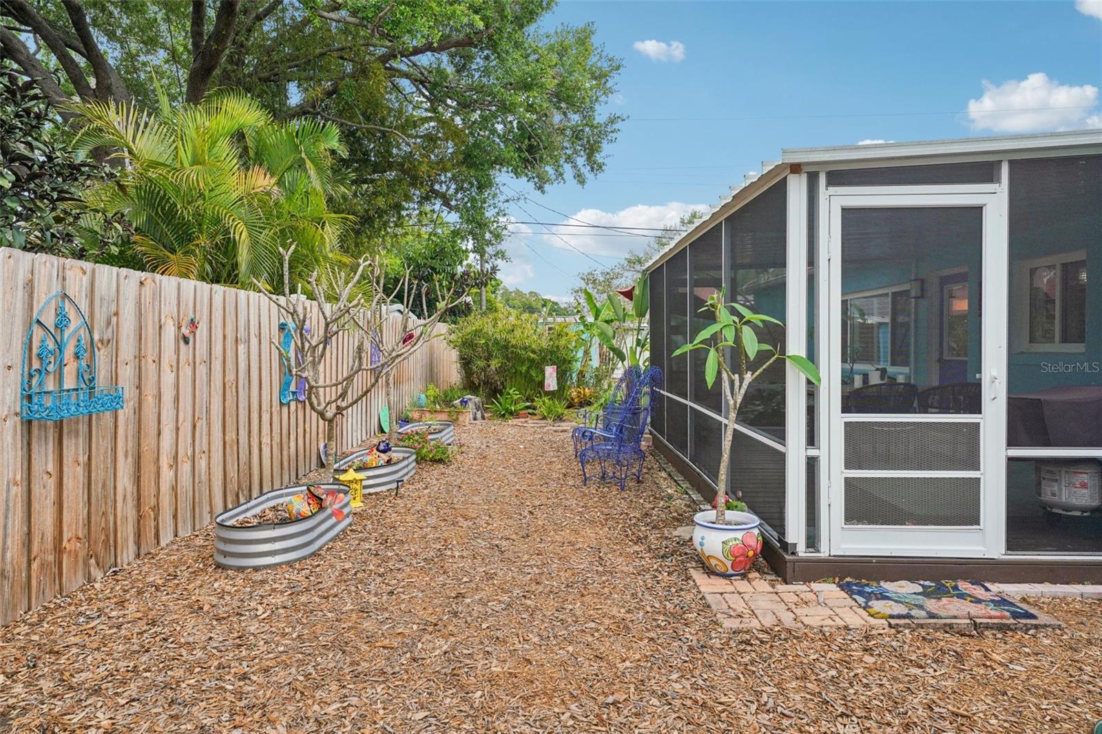 HOLIDAY PARK 1ST ADD - Residential