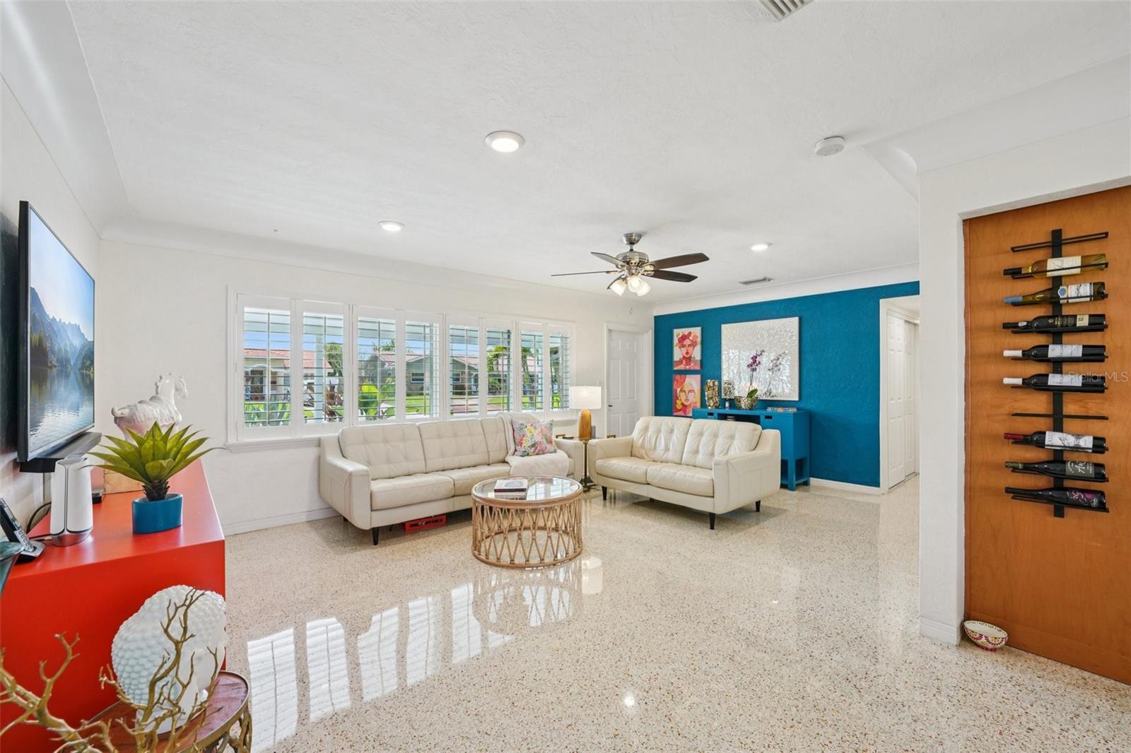 HOLIDAY PARK 1ST ADD - Residential