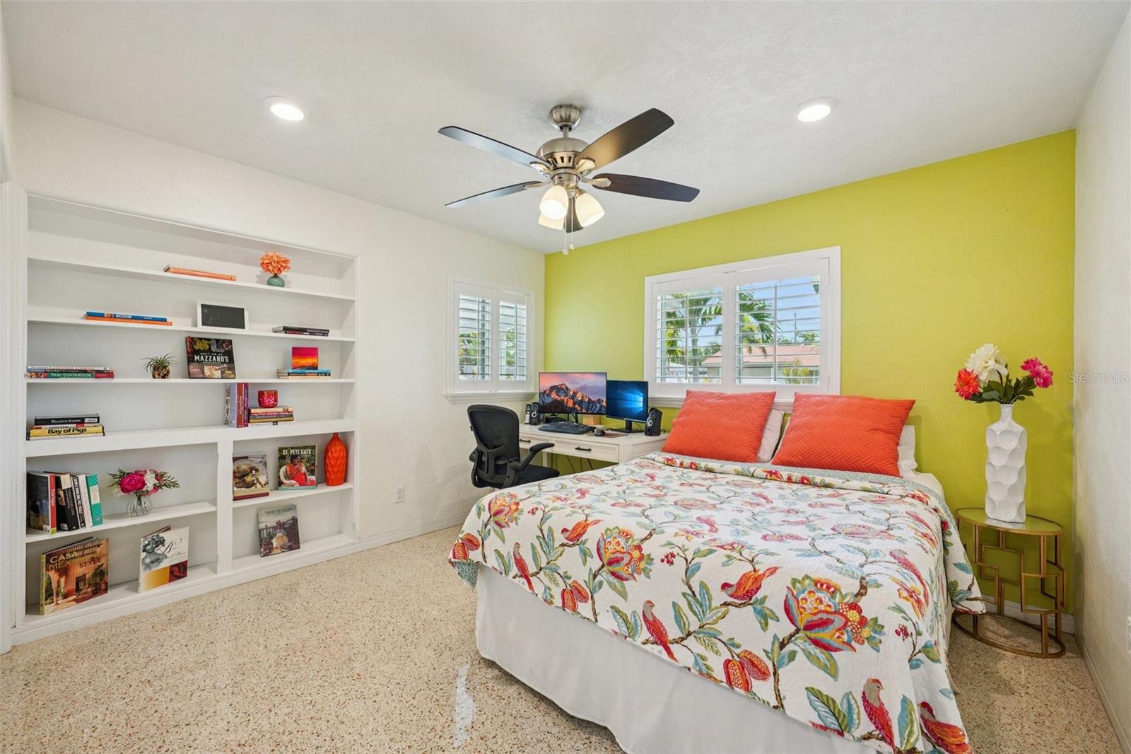 HOLIDAY PARK 1ST ADD - Residential