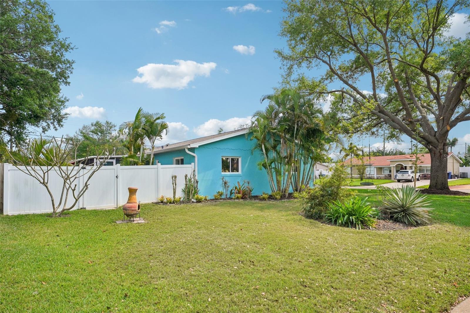 HOLIDAY PARK 1ST ADD - Residential