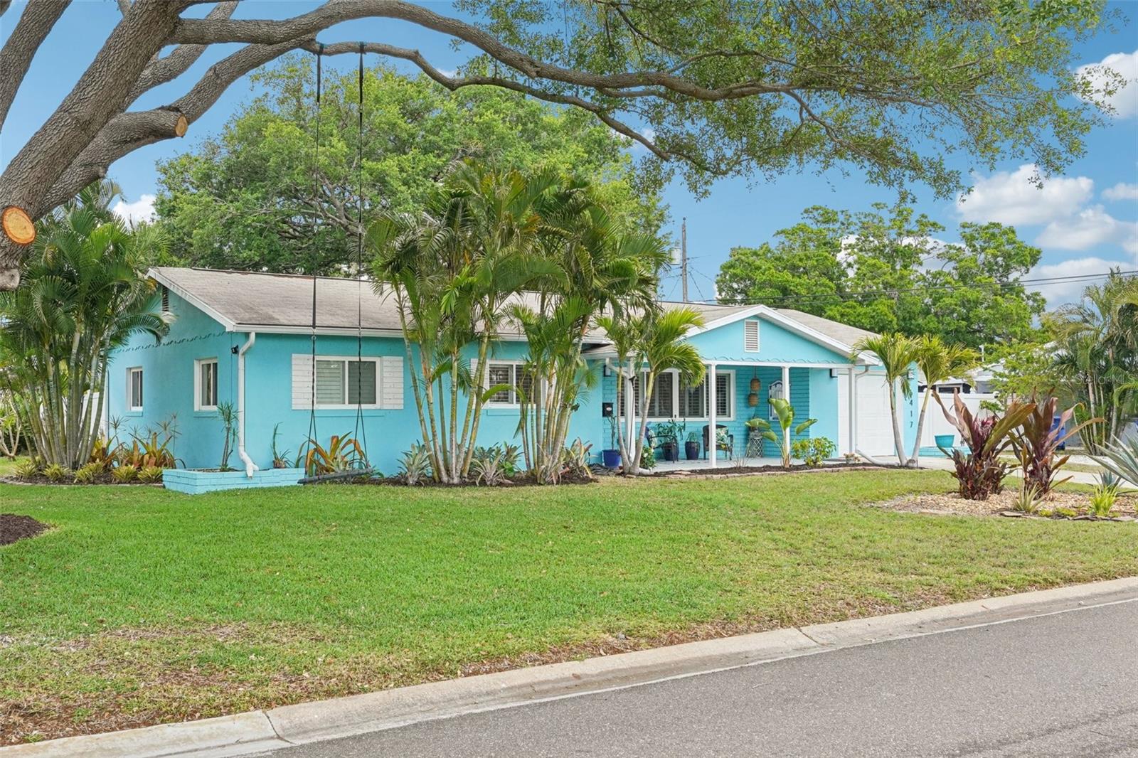 HOLIDAY PARK 1ST ADD - Residential