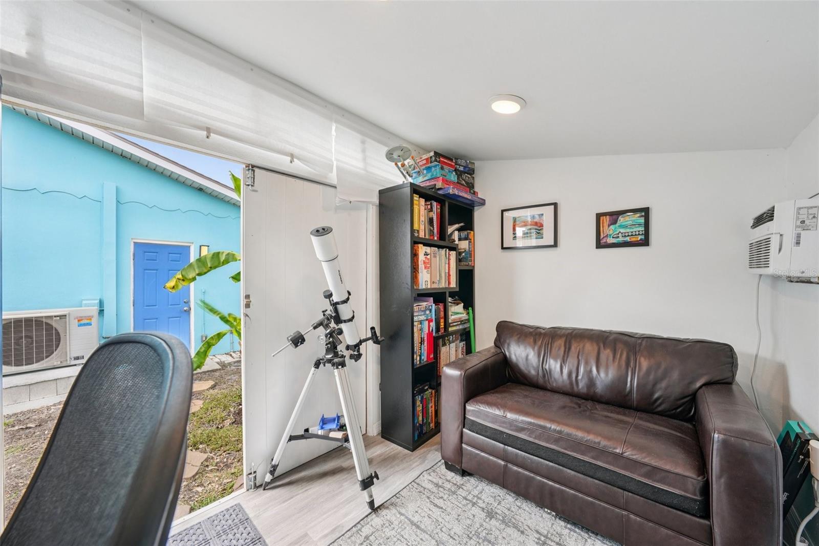 HOLIDAY PARK 1ST ADD - Residential