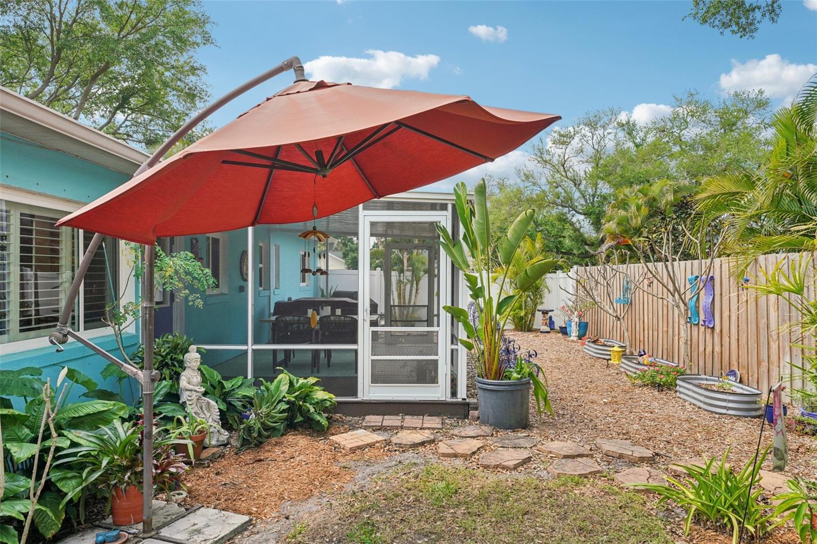 HOLIDAY PARK 1ST ADD - Residential