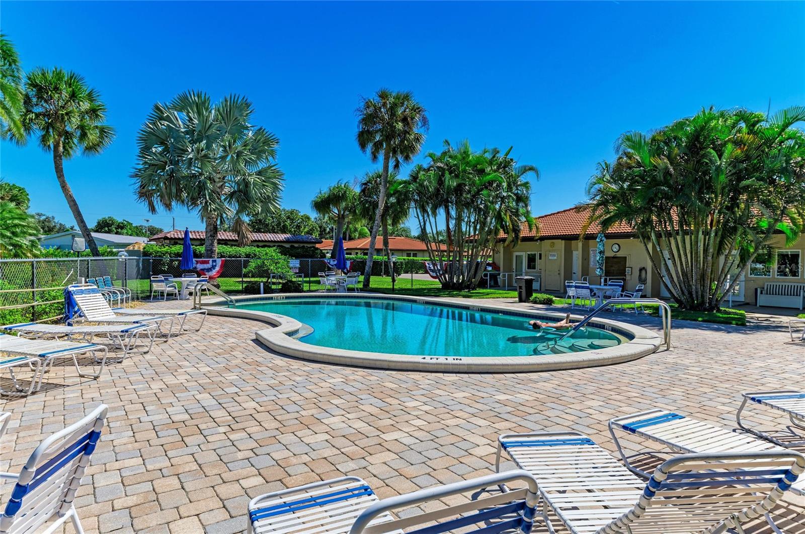 CAMBRIDGE VILLAGE - Residential