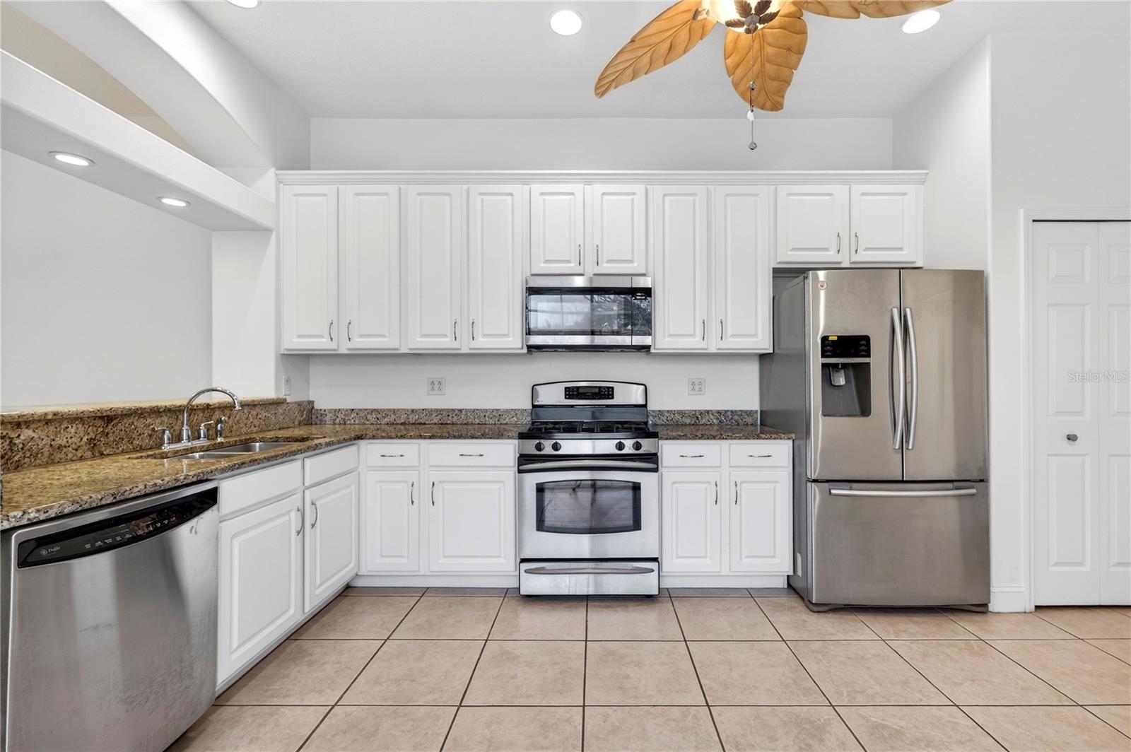 BAYPORT CONDO PH 1 - Residential