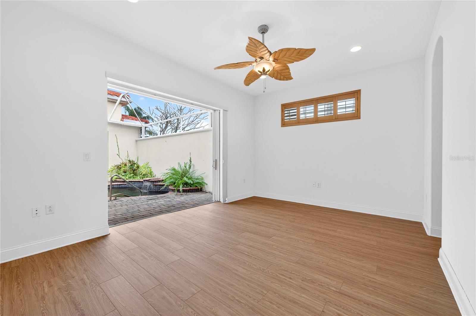 BAYPORT CONDO PH 1 - Residential