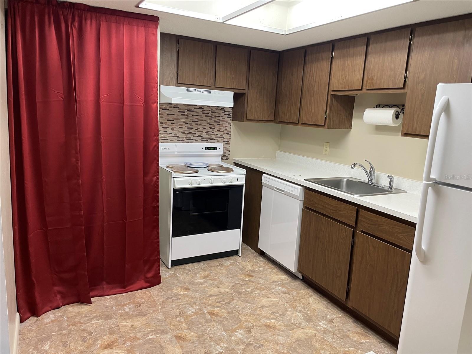 THE FAIRWAYS AT SILVER SPRINGS SHORES CONDOMINIUM - Residential