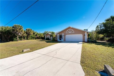 A home in PORT CHARLOTTE