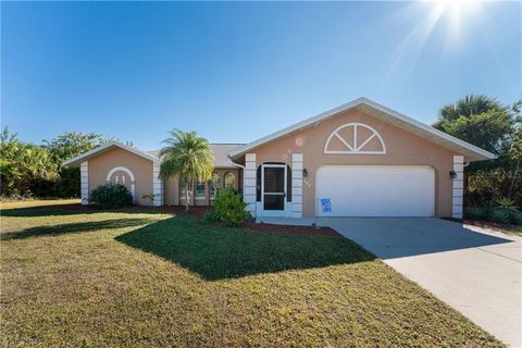 A home in PORT CHARLOTTE