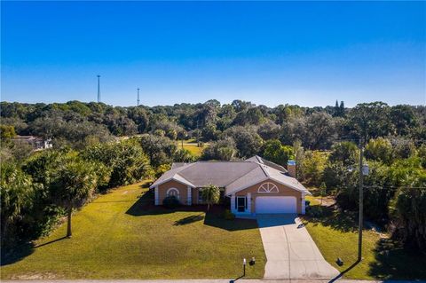 A home in PORT CHARLOTTE