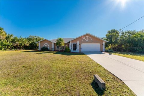 A home in PORT CHARLOTTE