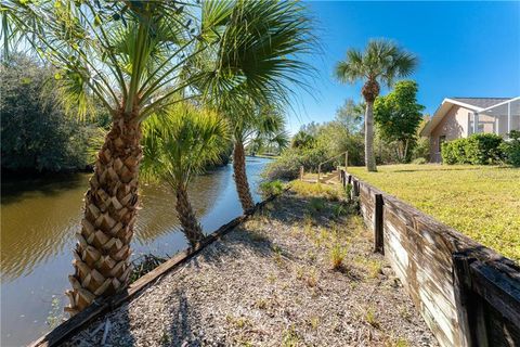 A home in PORT CHARLOTTE