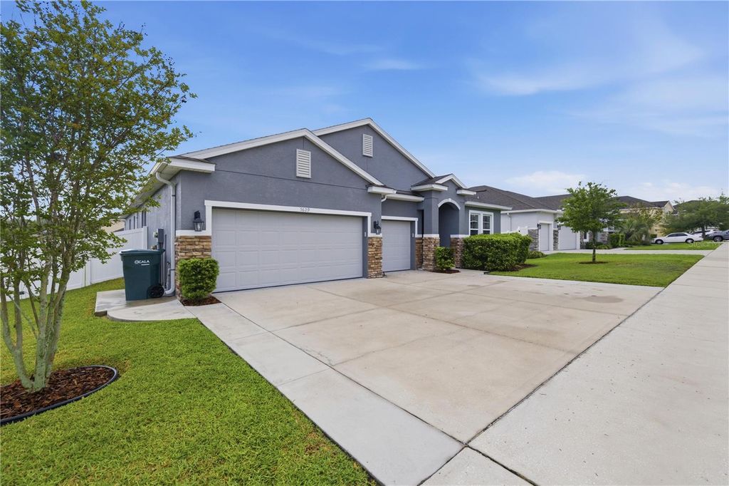Photo of 5629 SW 50th Terrace, Ocala, FL 34474 (MLS # OM722191)