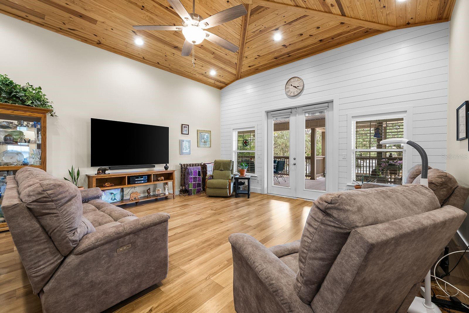 ALMA SHORES/LILLY LAKE - Residential