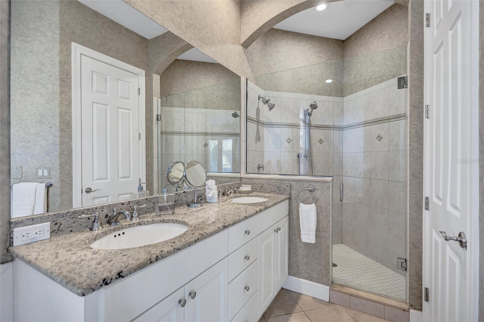 SIESTA VILLAS 1 - Residential