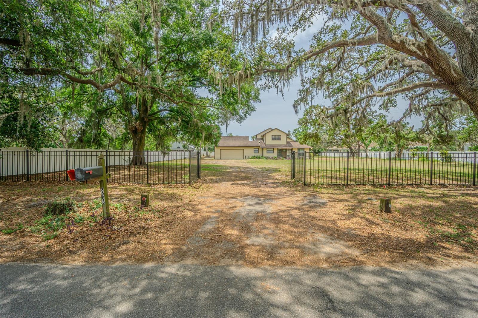 8908 HIXON ROAD