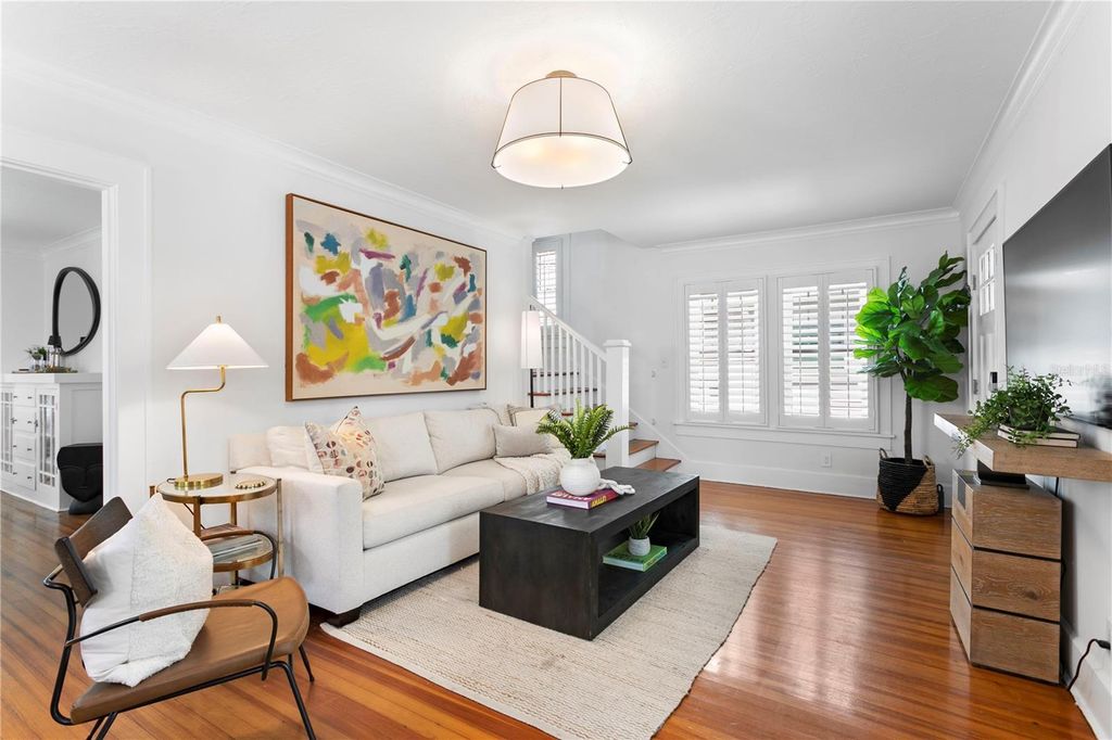 Photo of 1140 Oak Street NE, St Petersburg, FL 33701 (MLS # A4686778)