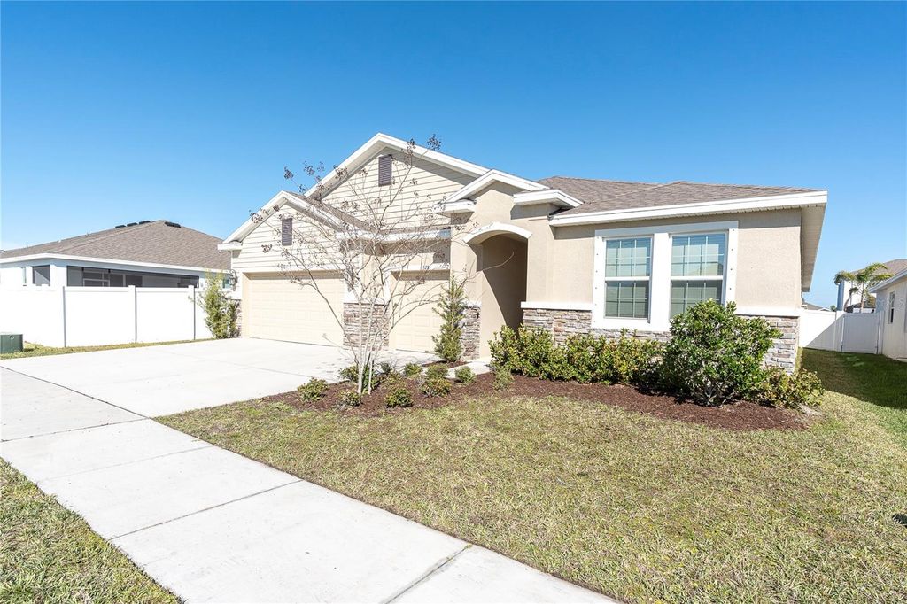 Photo of 528 Ocean Spray Drive, Ruskin, FL 33570 (MLS # TB8481015)