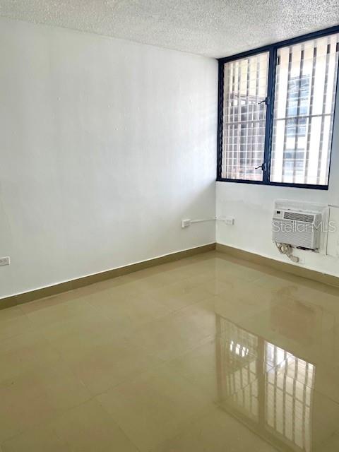 COND. MARSEILLES 18 - Residential