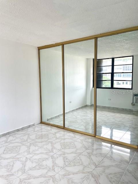 COND. MARSEILLES 18 - Residential