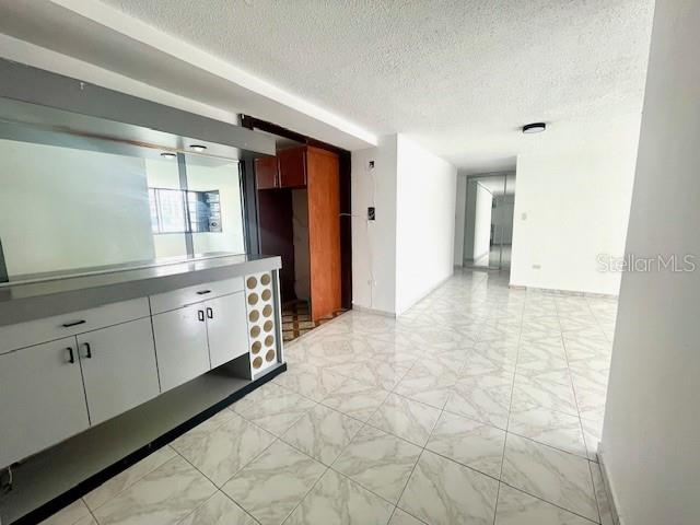 COND. MARSEILLES 18 - Residential