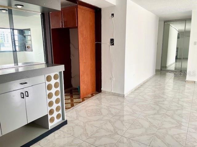 COND. MARSEILLES 18 - Residential