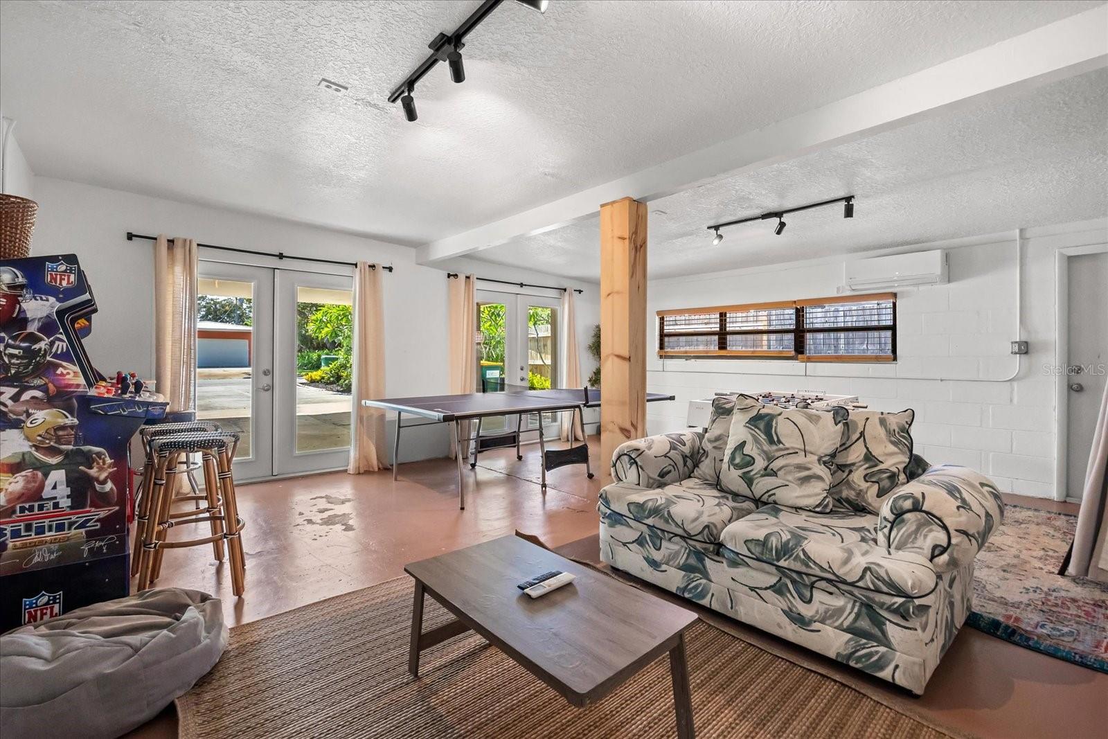 COCOA ISLES 2ND ADD - Residential