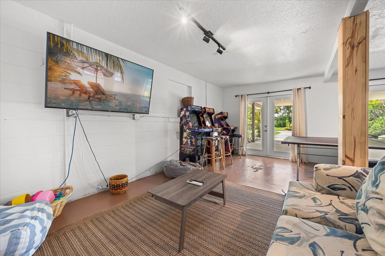 COCOA ISLES 2ND ADD - Residential