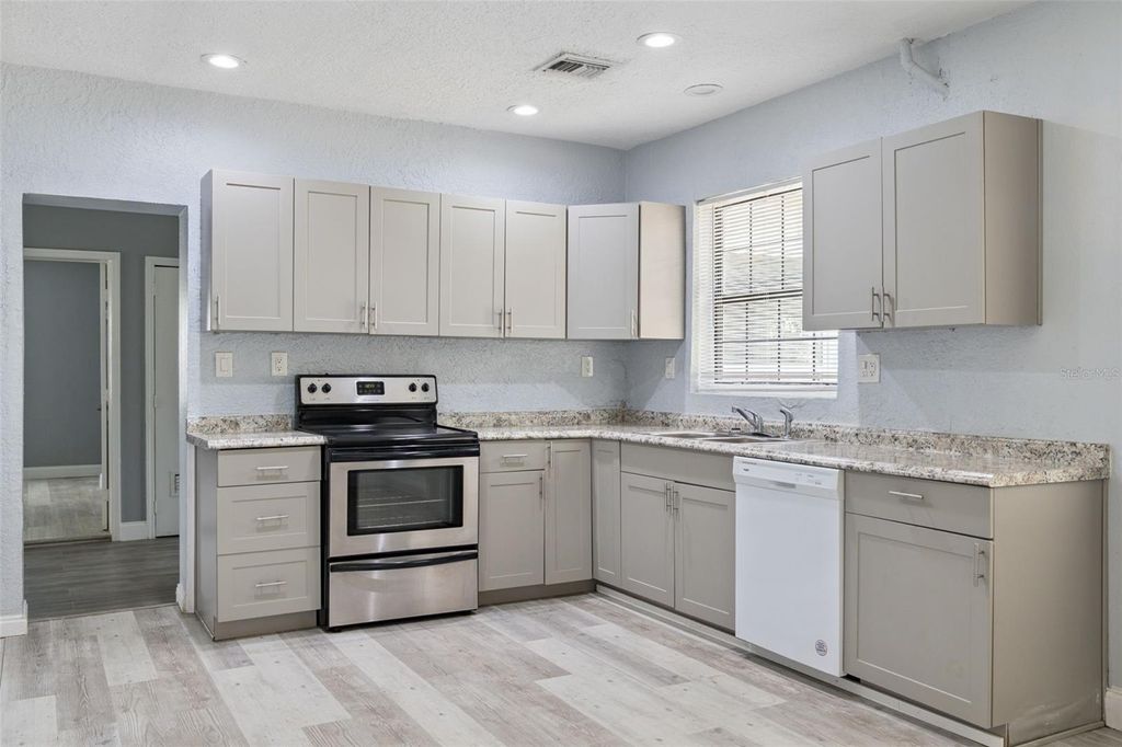 Photo of 110 E Lauren Court, Fern Park, FL 32730 (MLS # S5146227)