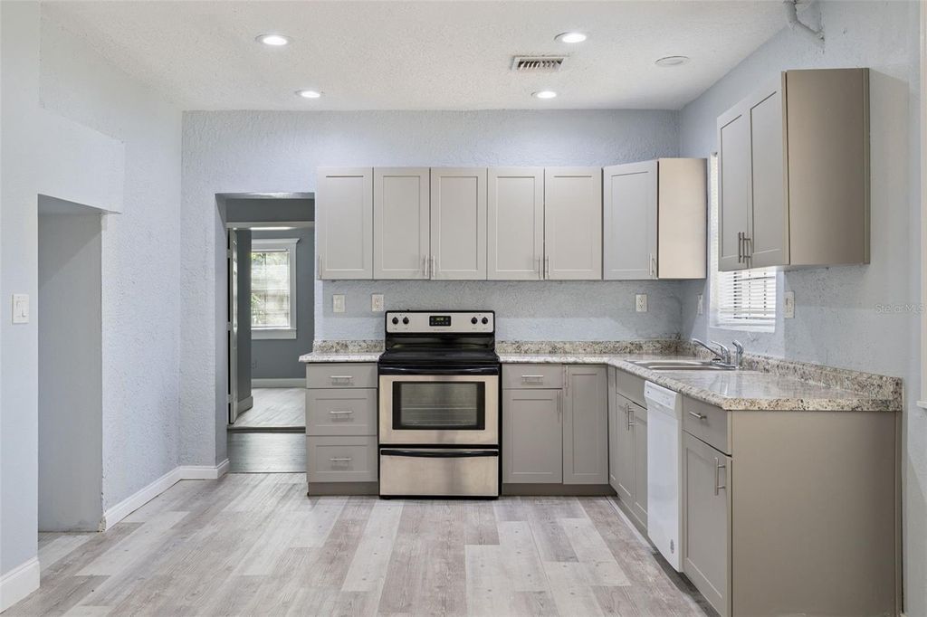 Photo of 110 E Lauren Court, Fern Park, FL 32730 (MLS # S5146227)