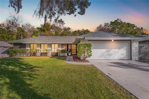 Photo of 30 Sweetwater Creek Circle, Oviedo, FL 32765 (MLS # O6371110)