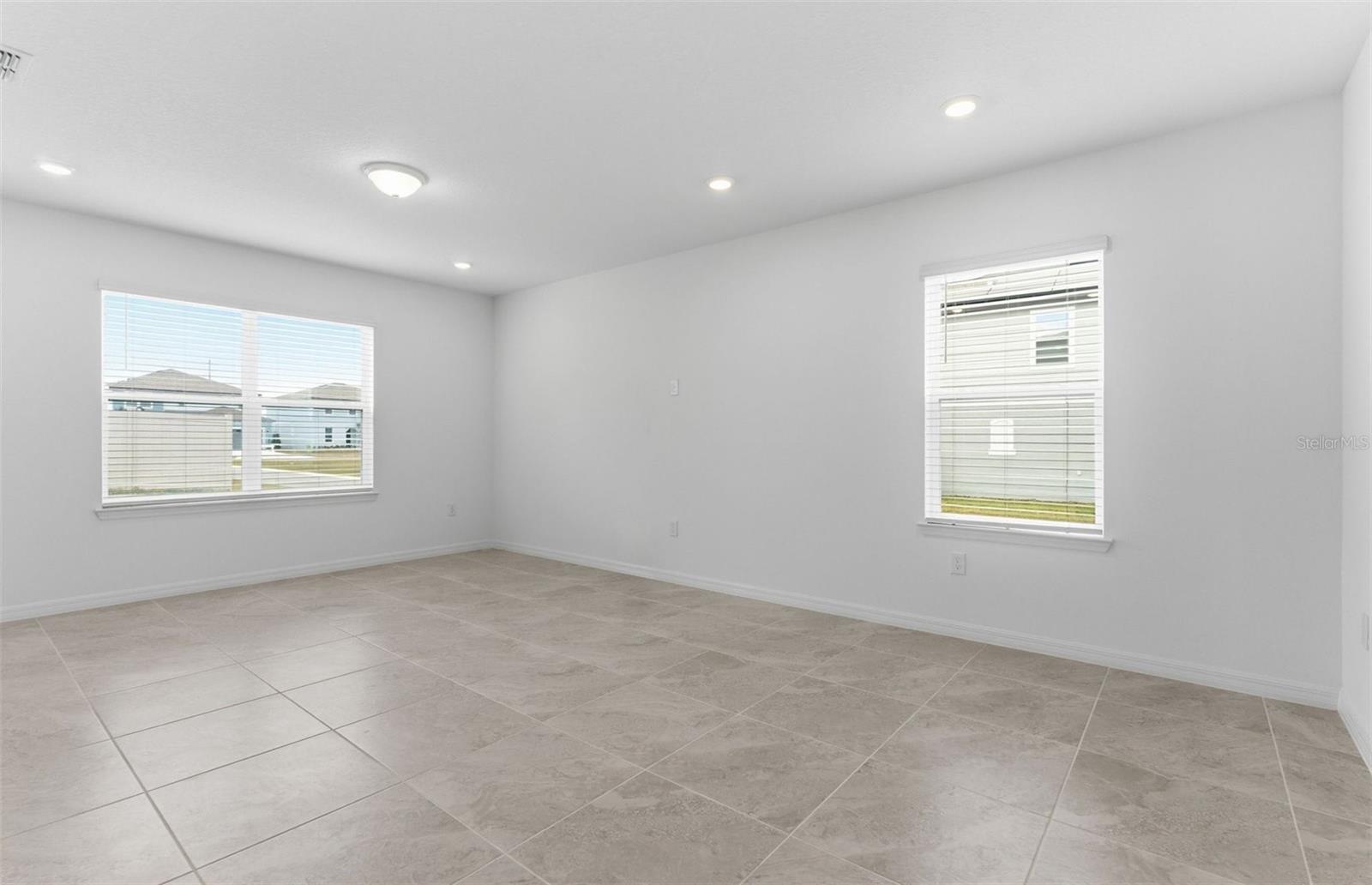 1098 SILVERLAKE BOULEVARD