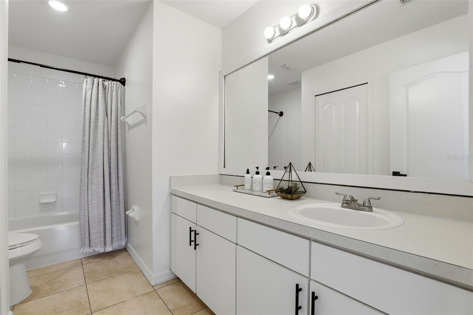 VISTA LAKES VILLAGES N-4 & N-5 - Residential