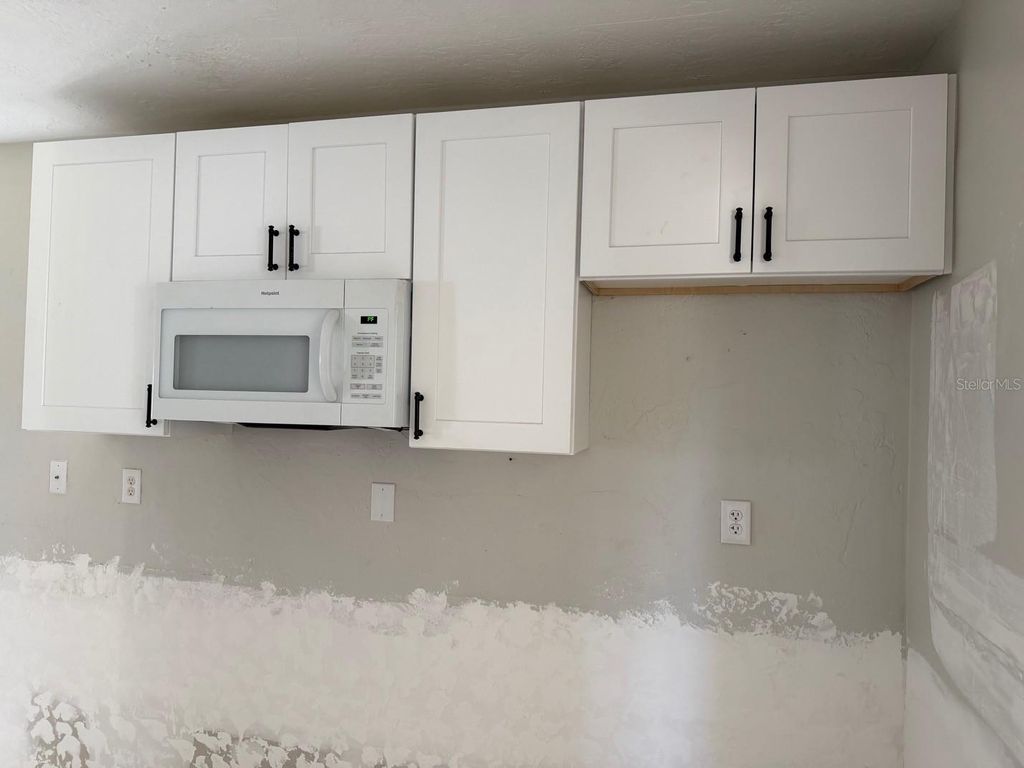 Photo of 430 42nd Avenue NE, St Petersburg, FL 33703 (MLS # TB8502627)