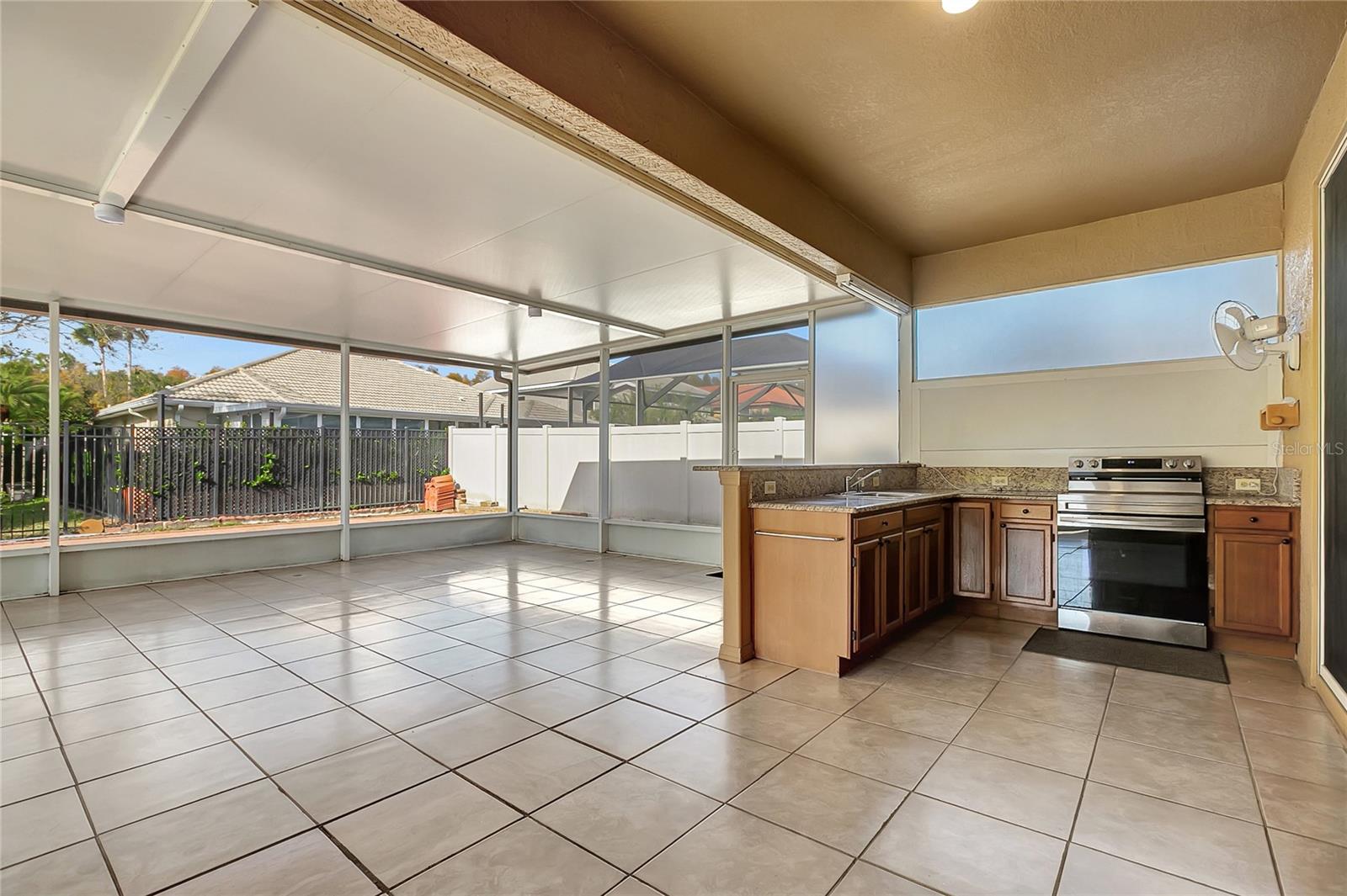 CARROLLWOOD CROSSING - Residential