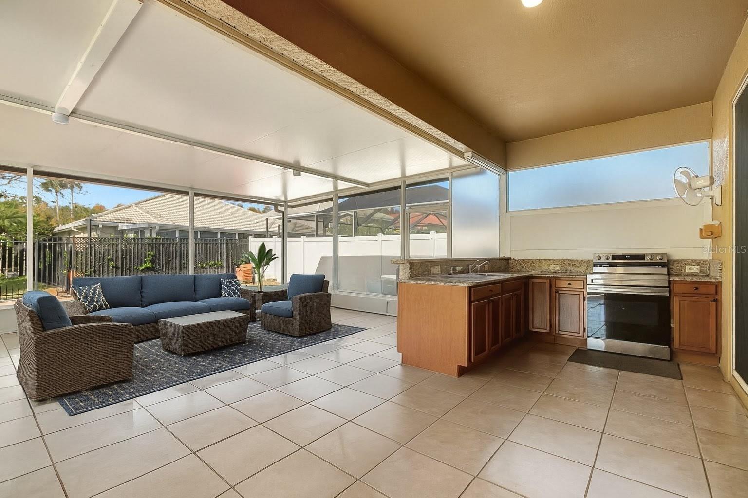 CARROLLWOOD CROSSING - Residential