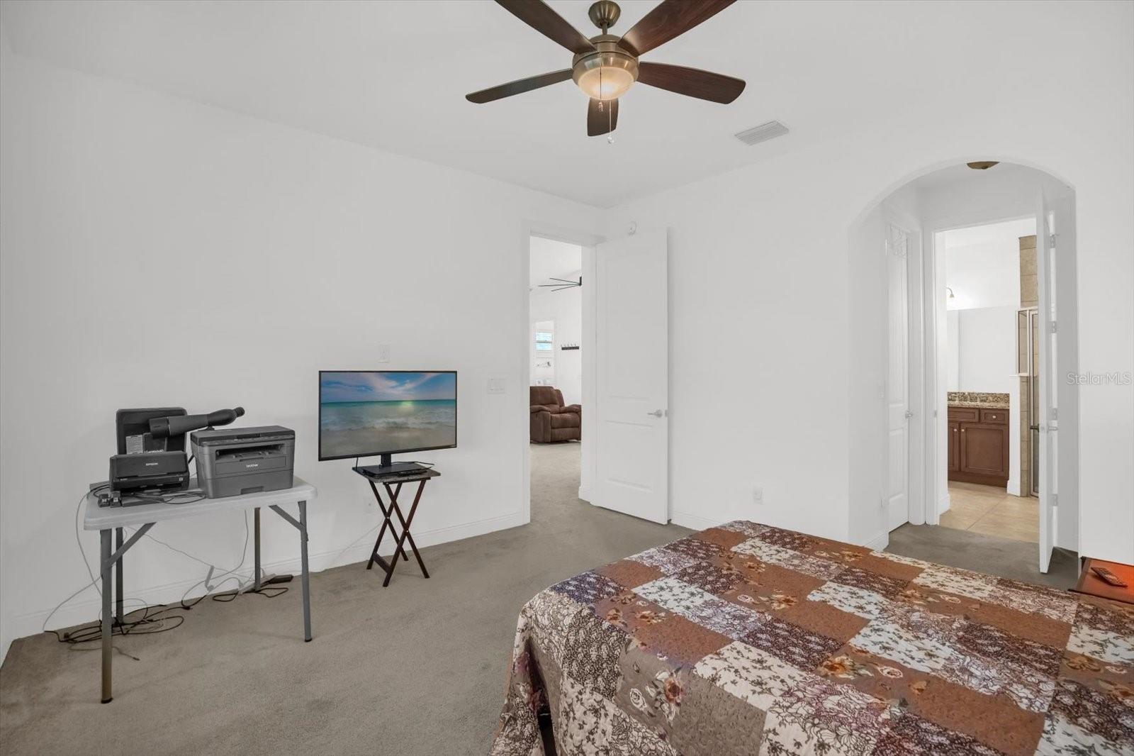 HOWEY PALM GARDENS - Residential