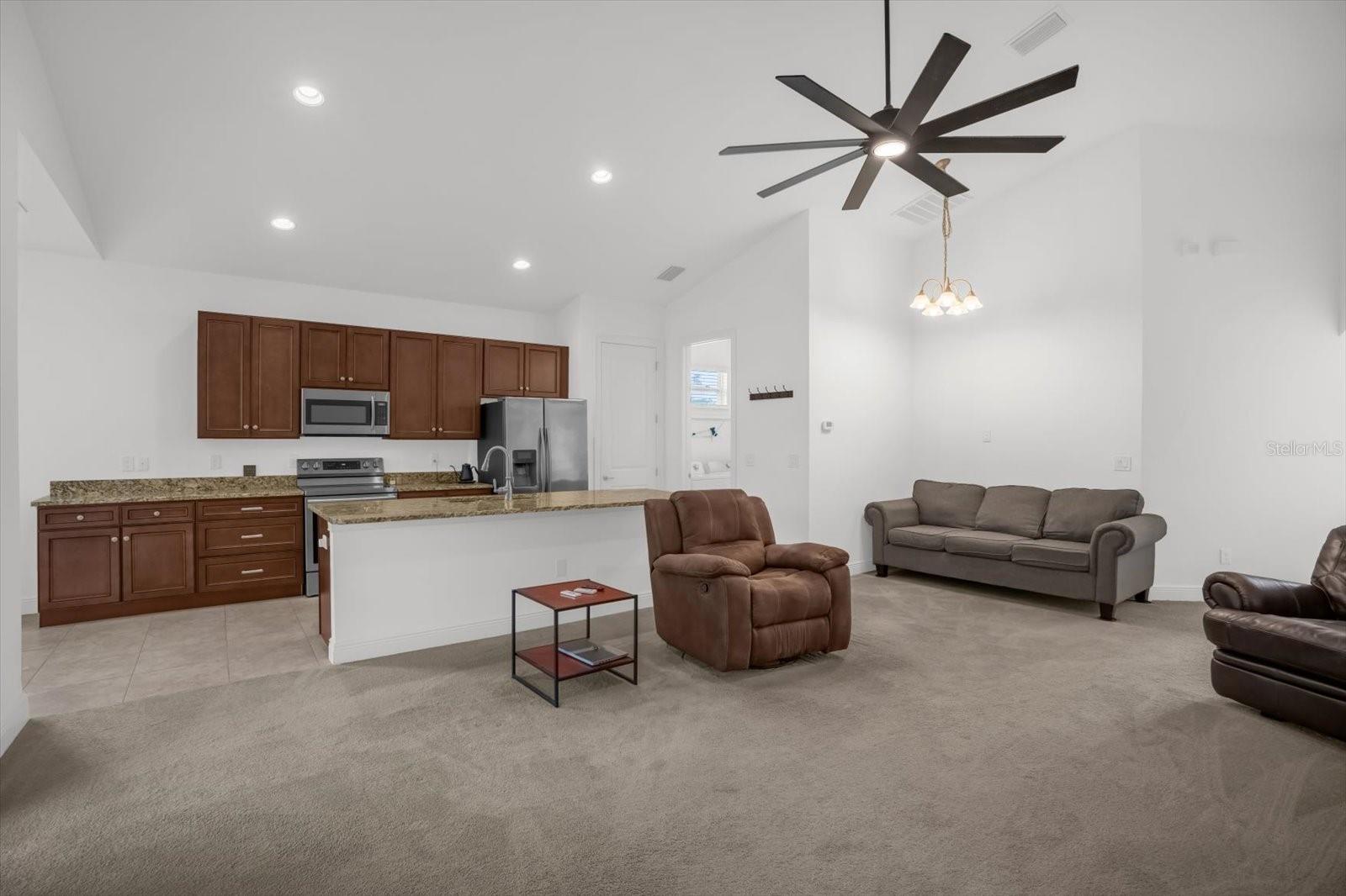 HOWEY PALM GARDENS - Residential