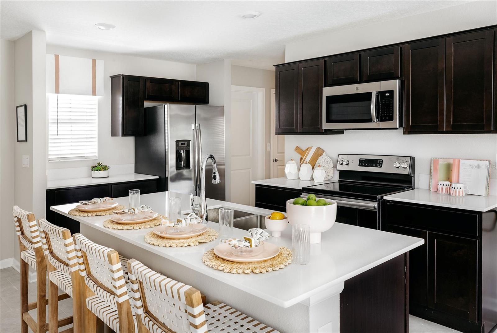 2015 MYRTLE PINE STREET